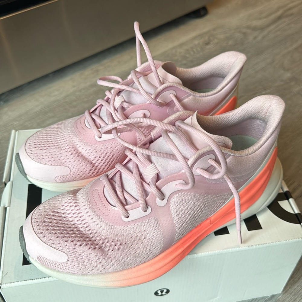 Lululemon - Blissfeel Women's Running Shoe - US 7